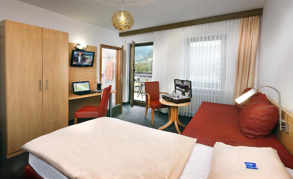 Hotel Pohl Kinheim Oda fotoğraf