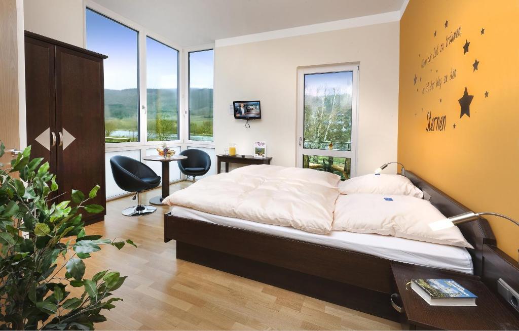 Hotel Pohl Kinheim Oda fotoğraf
