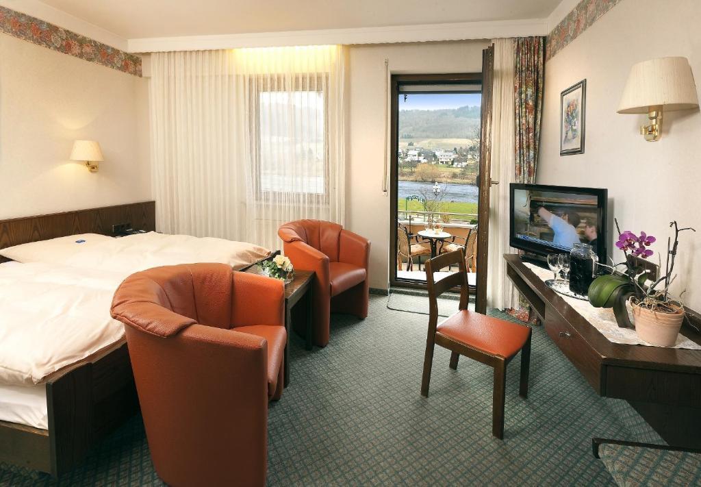 Hotel Pohl Kinheim Oda fotoğraf