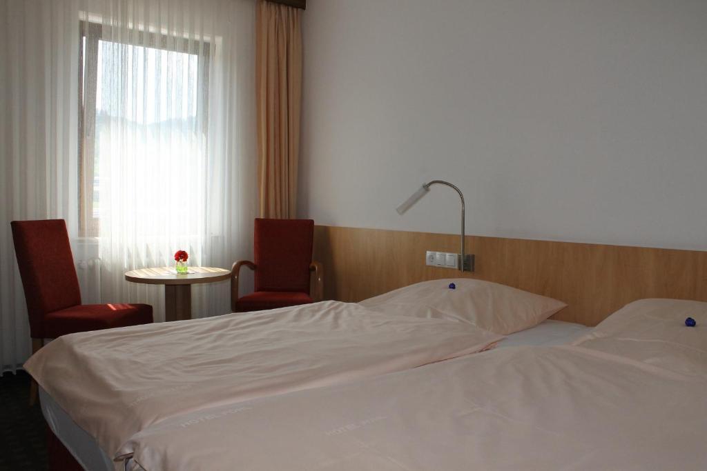 Hotel Pohl Kinheim Oda fotoğraf