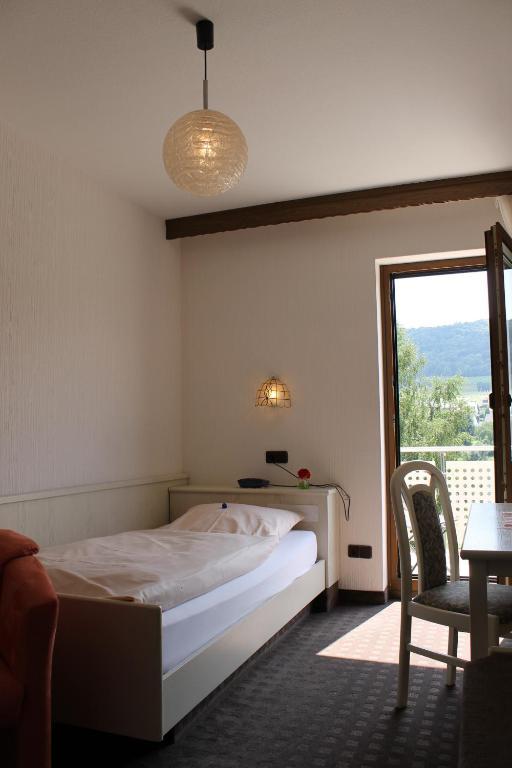 Hotel Pohl Kinheim Oda fotoğraf